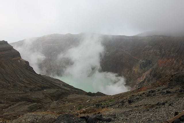 其山脉为火山喷发后形成