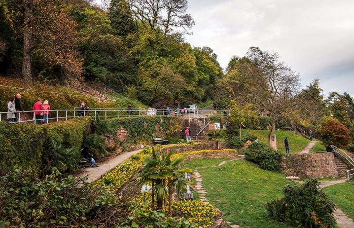 漫步过海德堡风景优美的哲学家小径(philosophenweg)