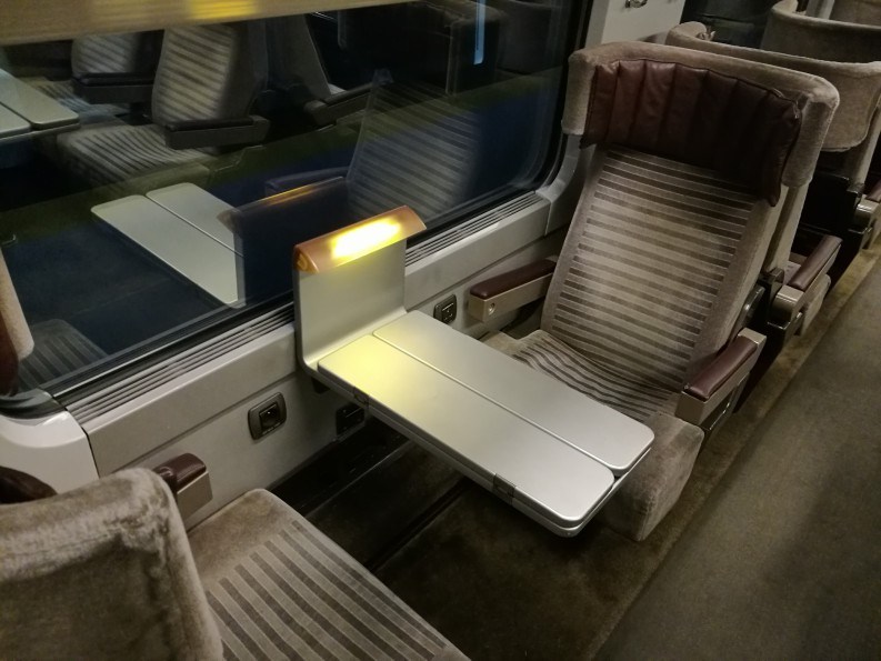 火车体验欧洲之星一等舱–eurostarstandardpremier