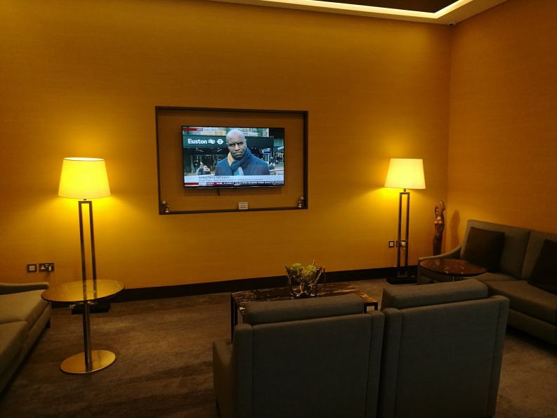 休息室体验伦敦希思罗t2新加坡航空头等舱休息室